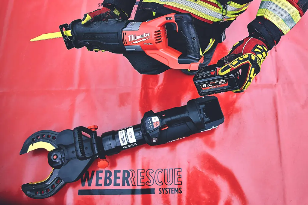 High-Output-Akku_Milwaukee_M18_Weber_Rescue_2.webp